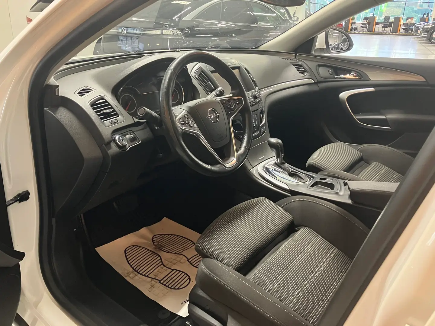 Car Image - 19aU92fsICvmVAxlvl2q9L