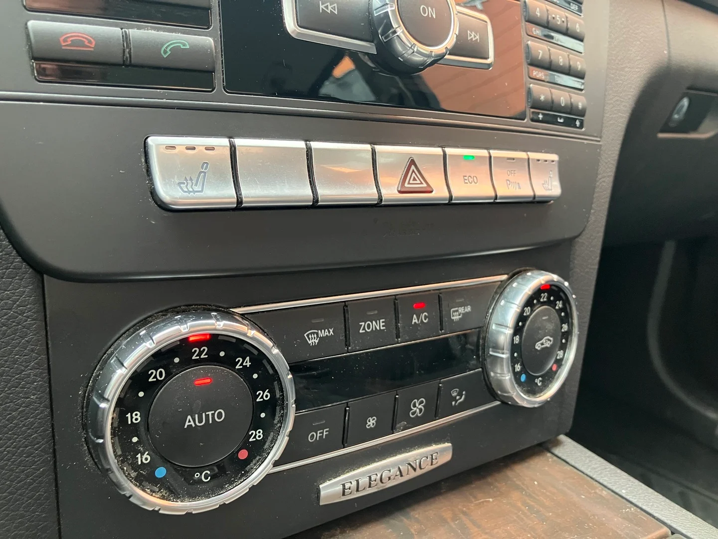 Car Image - 52kPG4AMbWgUFP83wIx5E1