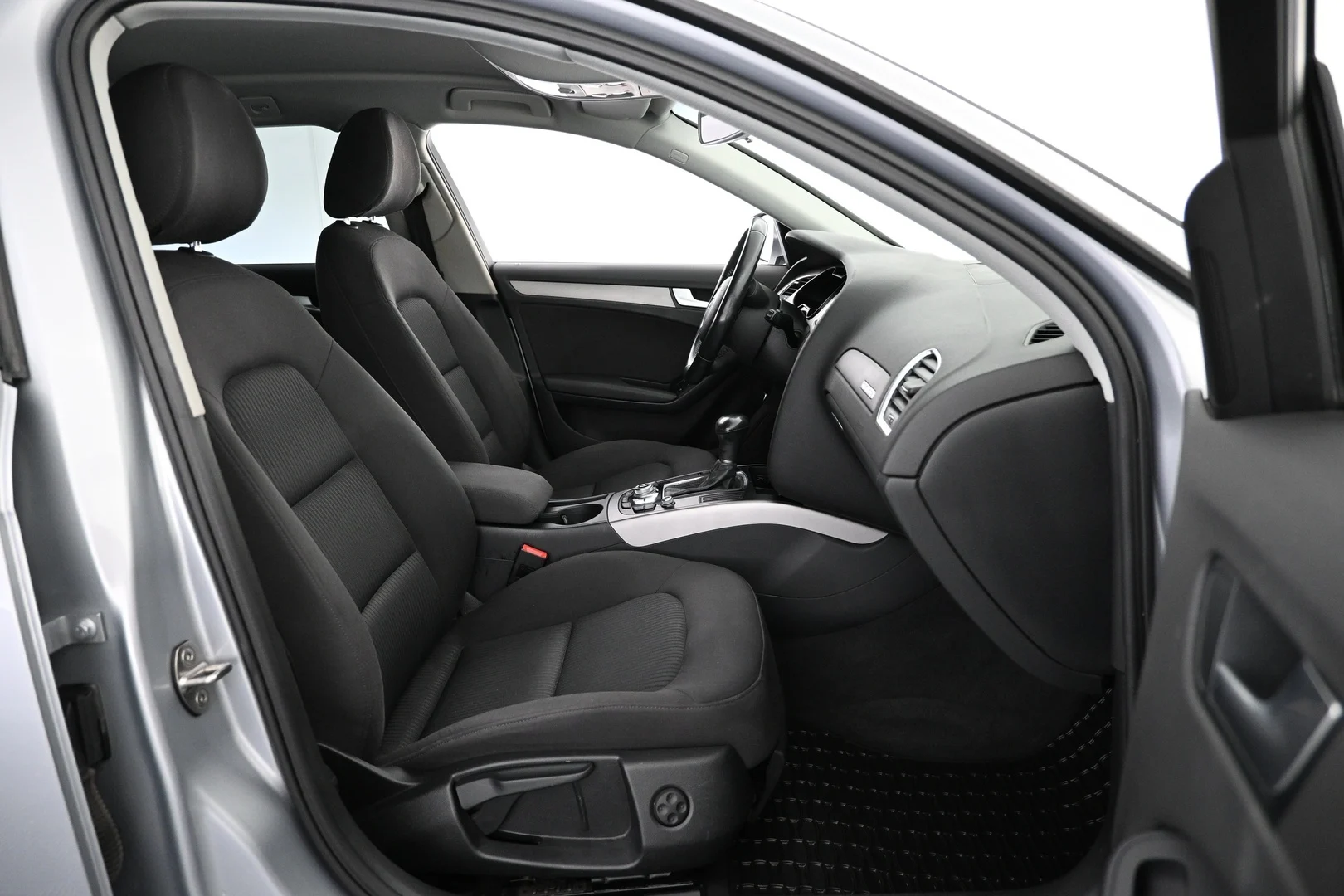 Car Image - 4MMVP8CKVype1x00dTYV1n