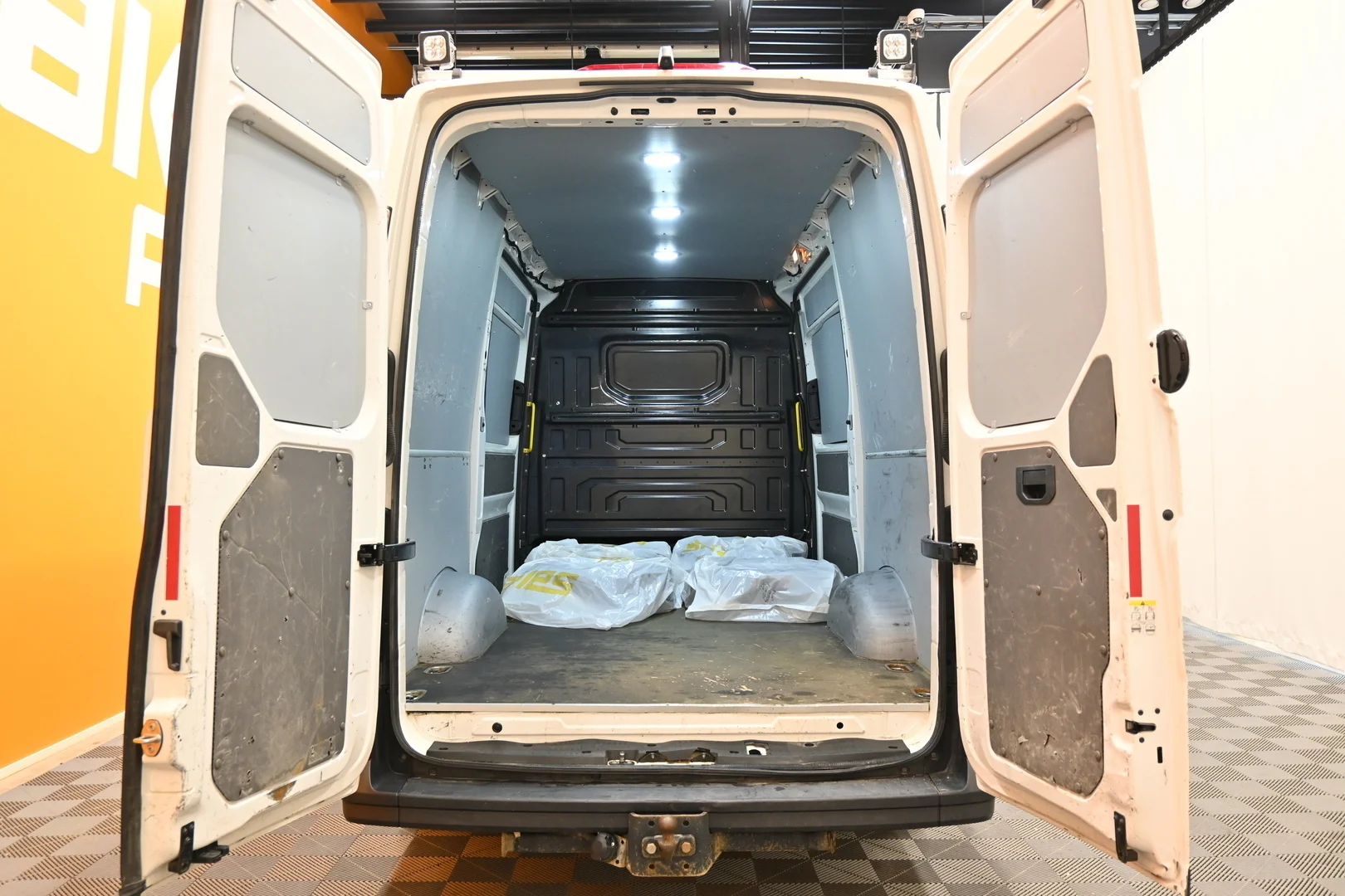 Car Image - 6nYJct0GCO3euZqpsegWUI