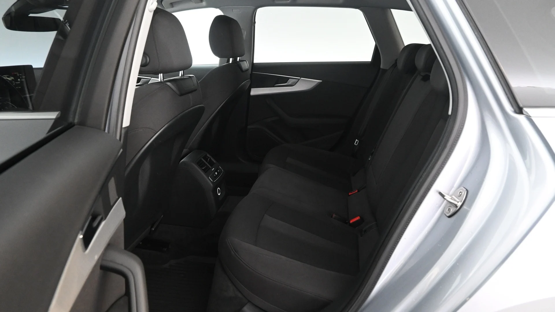 Car Image - 1iX4dgFtvN63q6zP9loC0z