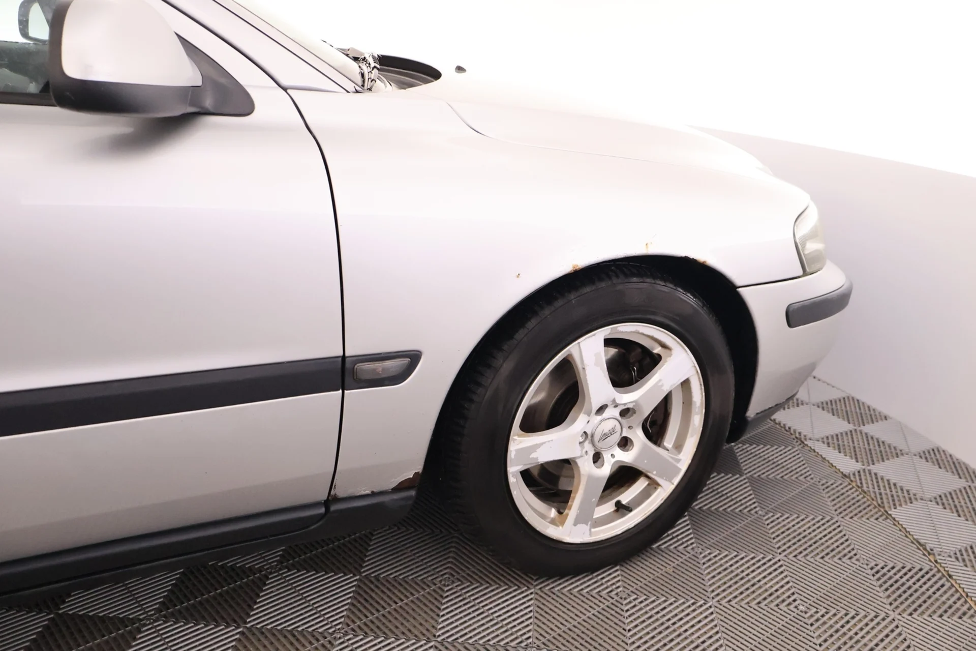 Car Image - 6KhC91tMKlHm6VIt7x8vs1