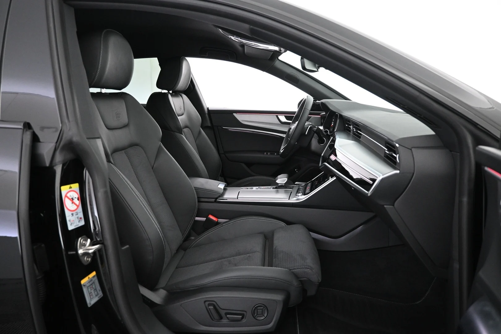 Car Image - 12nxaIwA0vW12BS7IemWiA