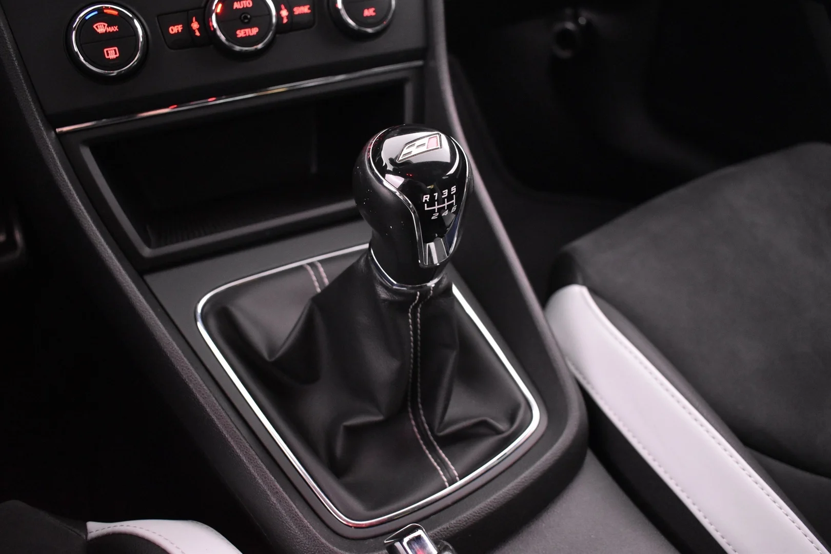 Car Image - 4MOB60KjwS224RGJHibcND