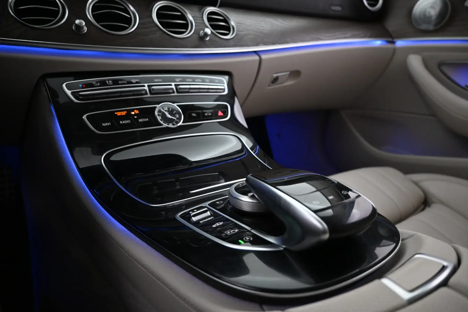 Car Image - aQP3PefgWCqxjXjxu5vbH