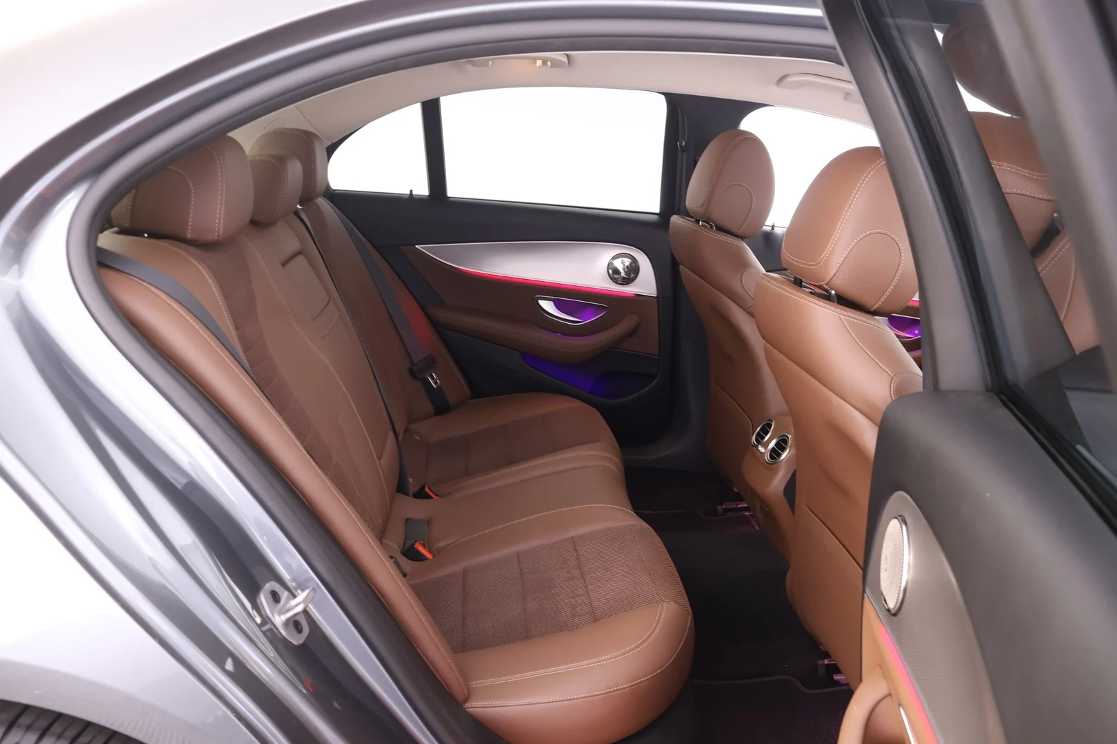 Car Image - 1MWZPlmbHa6sL9YYsFZiLj