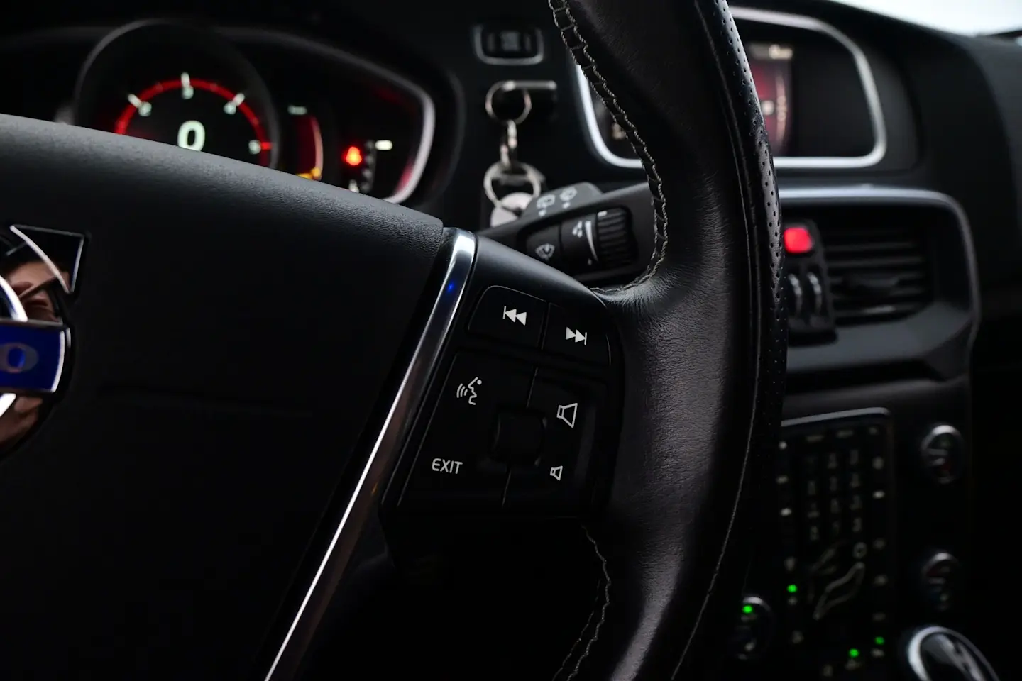 Car Image - vMoqGlXIboTZZpvarE9a3
