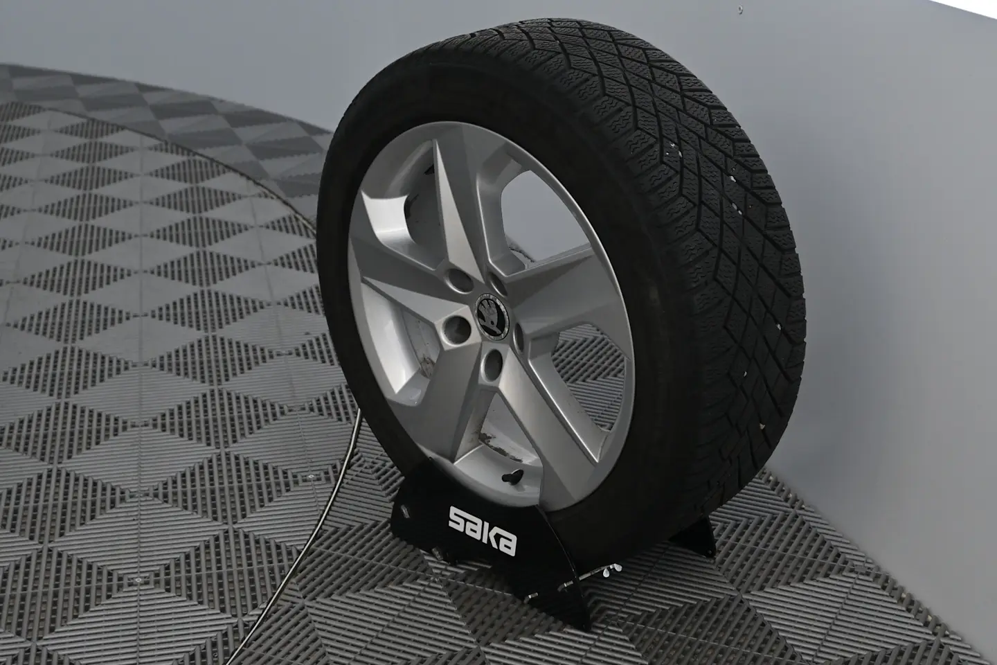 Car Image - 2SaPg6IZUVKnWmLFuAOvNn