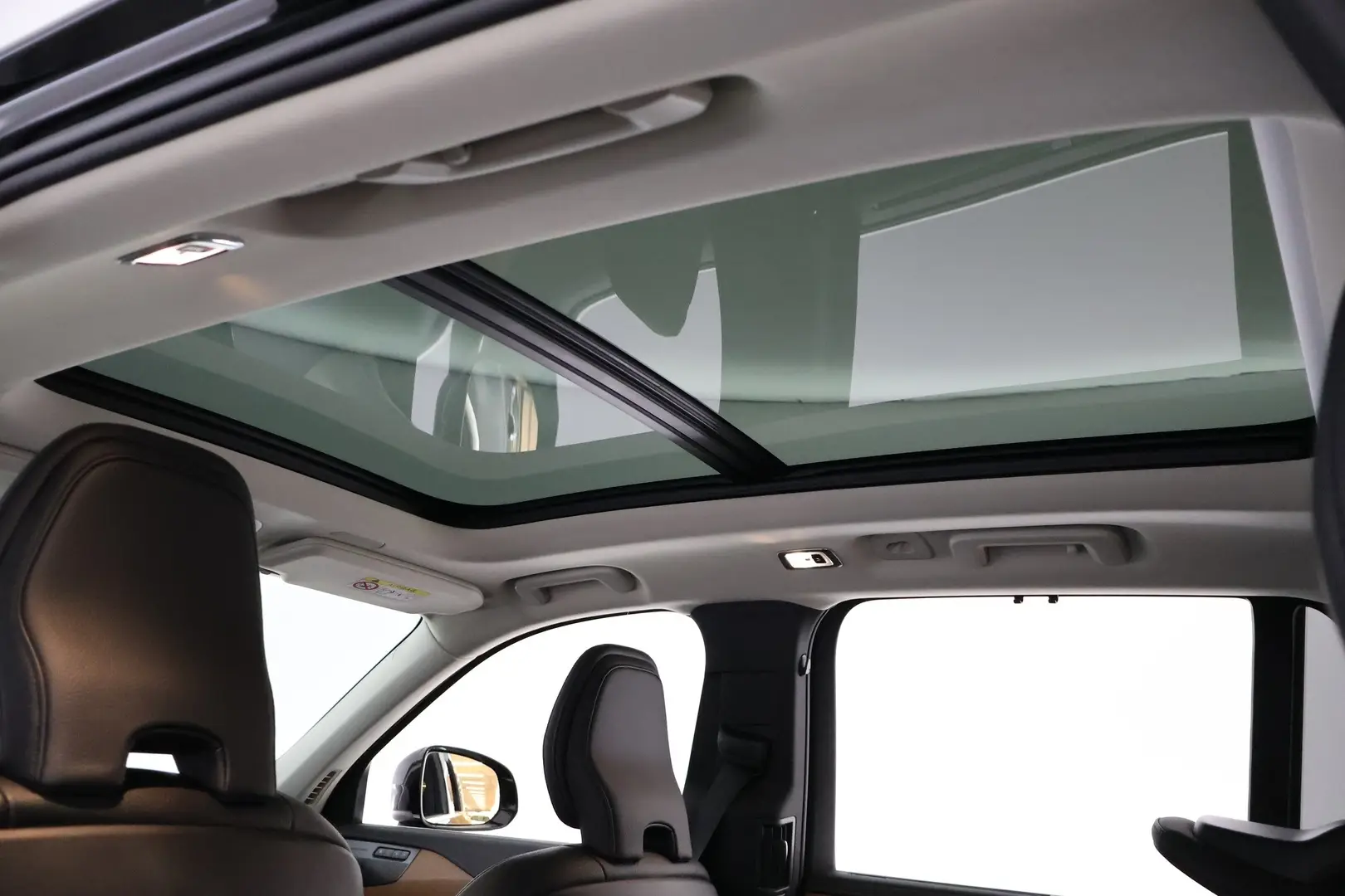 Car Image - 3tNxV0jiomKrE6qTfGiJLz