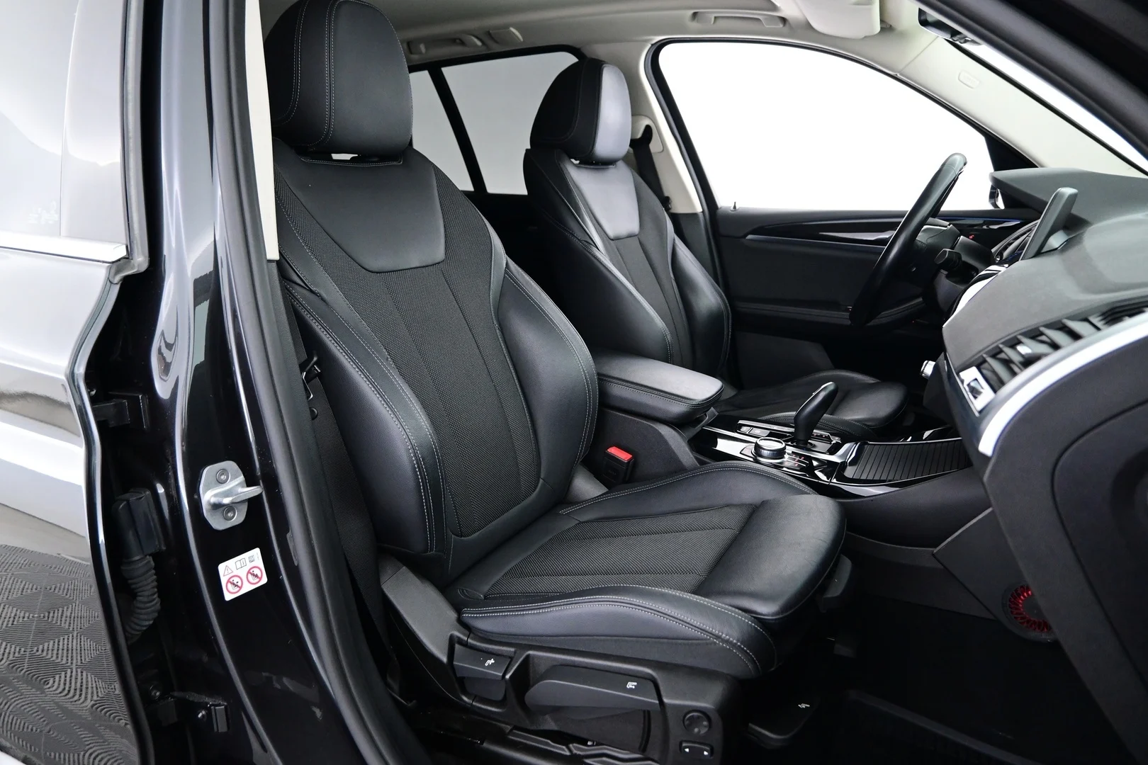 Car Image - 6bsvZTV2pWgCa3q6Hj4xsx