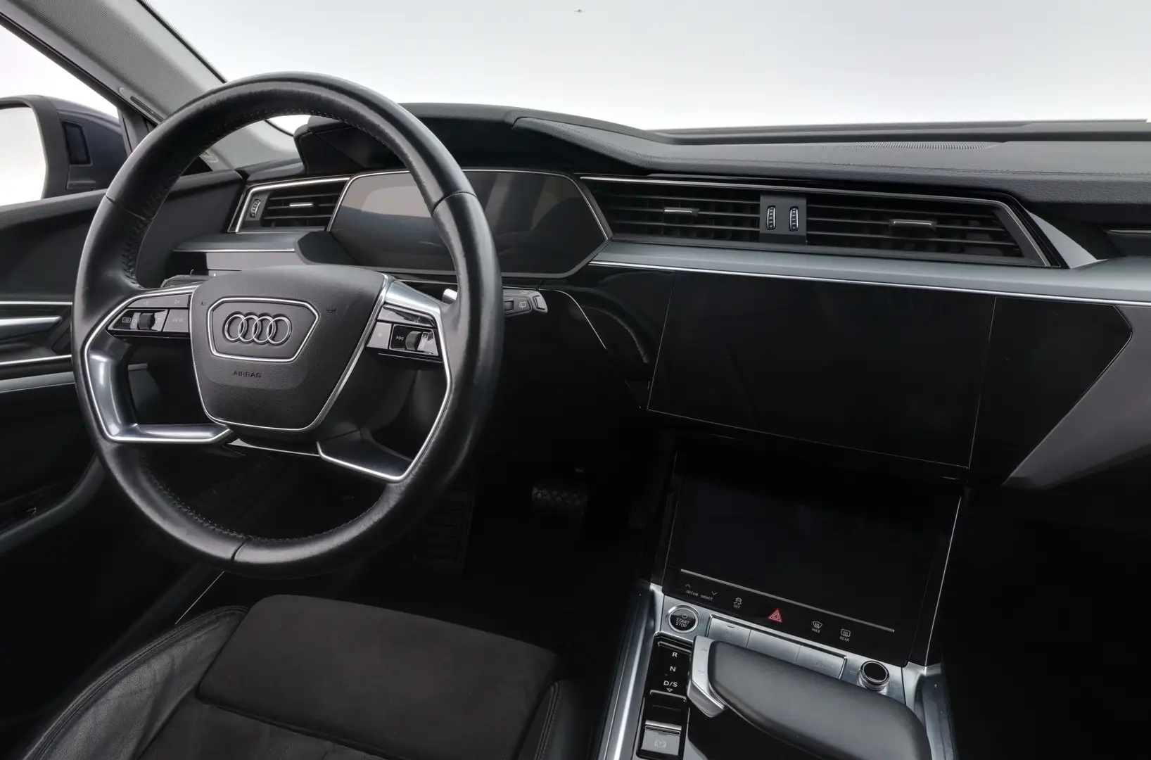 Car Image - 6DFvc1lenfZGLlC8vauThC