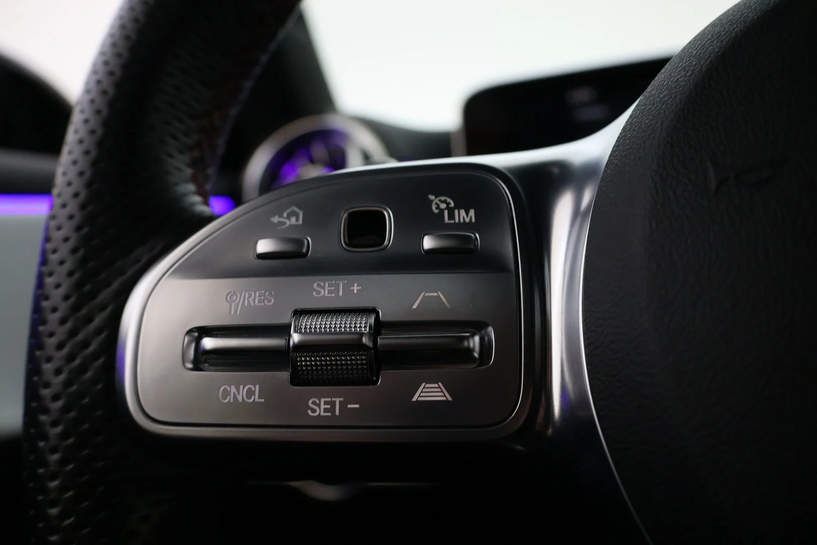 Car Image - 6t66EWBFoiLuHUuxMo85dC