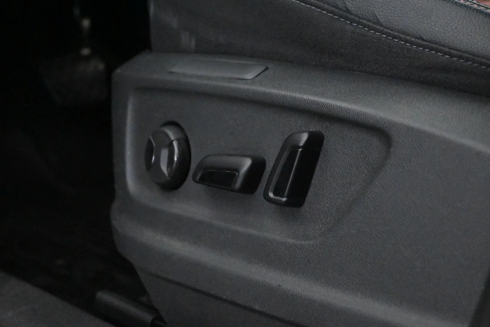 Car Image - 3DVq4ZGbU3qnrW7RRrQxsx