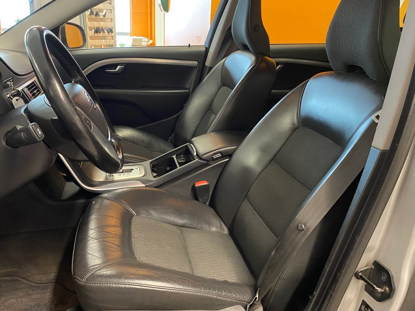 Car Image - DrozMOIRhNg62djSDlU5z