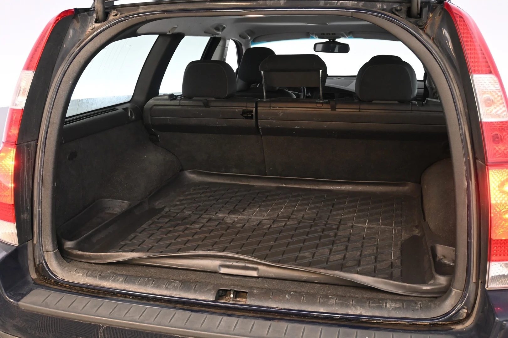 Car Image - 7lRYGqrPytDUWp4mfd7GGn