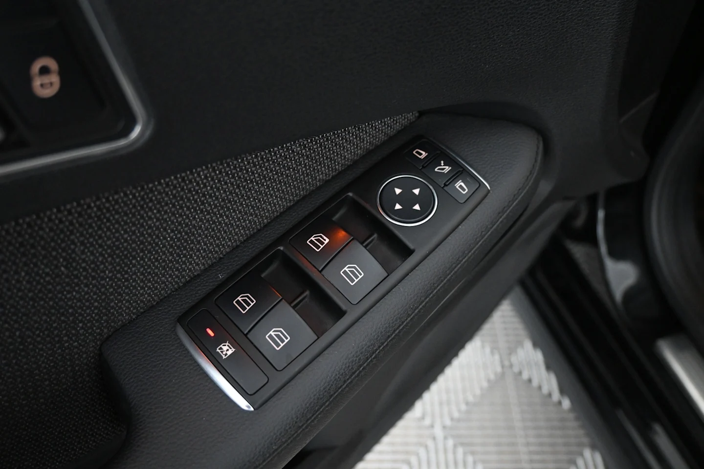 Car Image - 4GnvEMvPiZWbHGf9V3K1PY