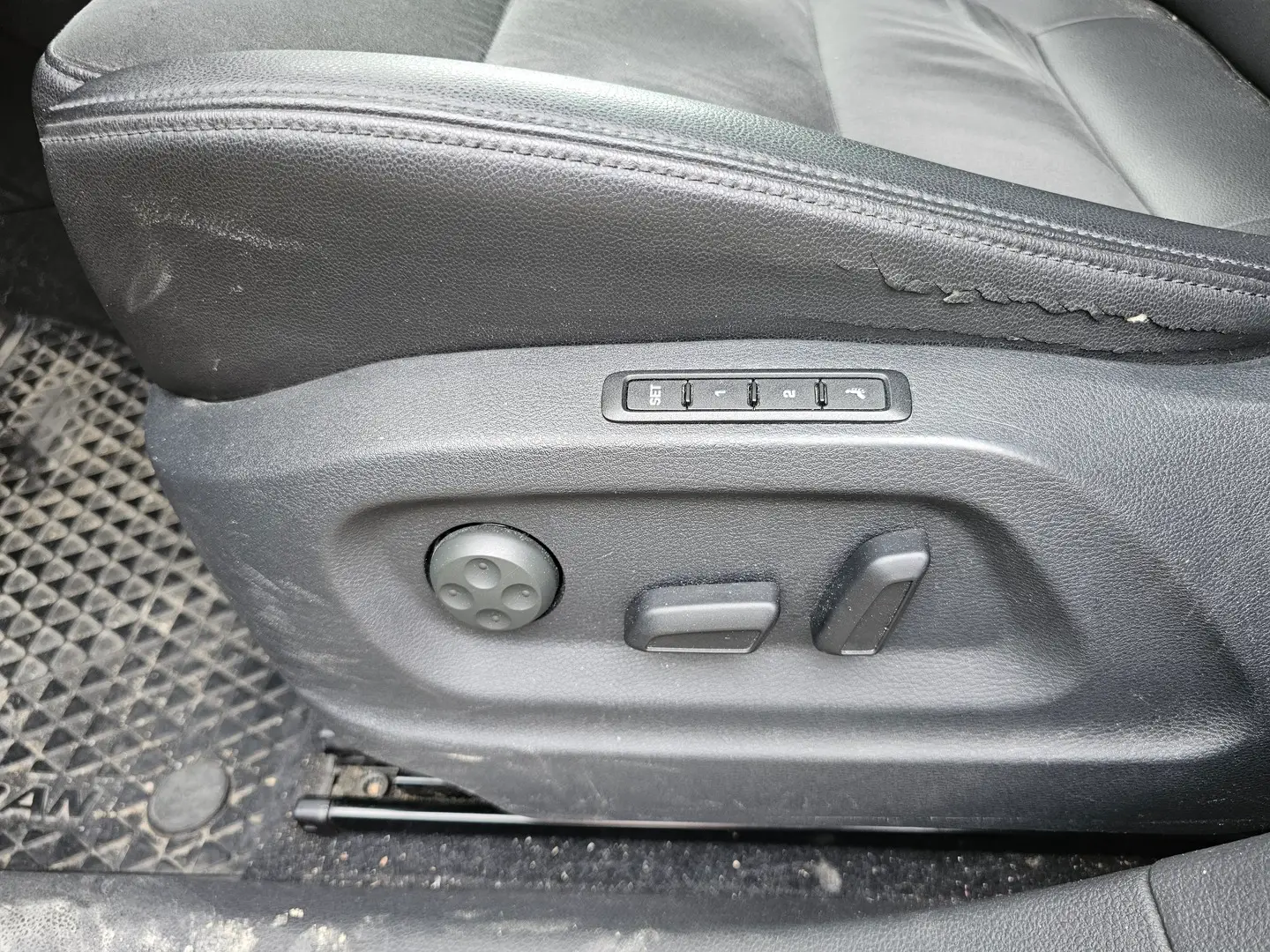 Car Image - 57IyrABseiQmV0dyMp1yFD