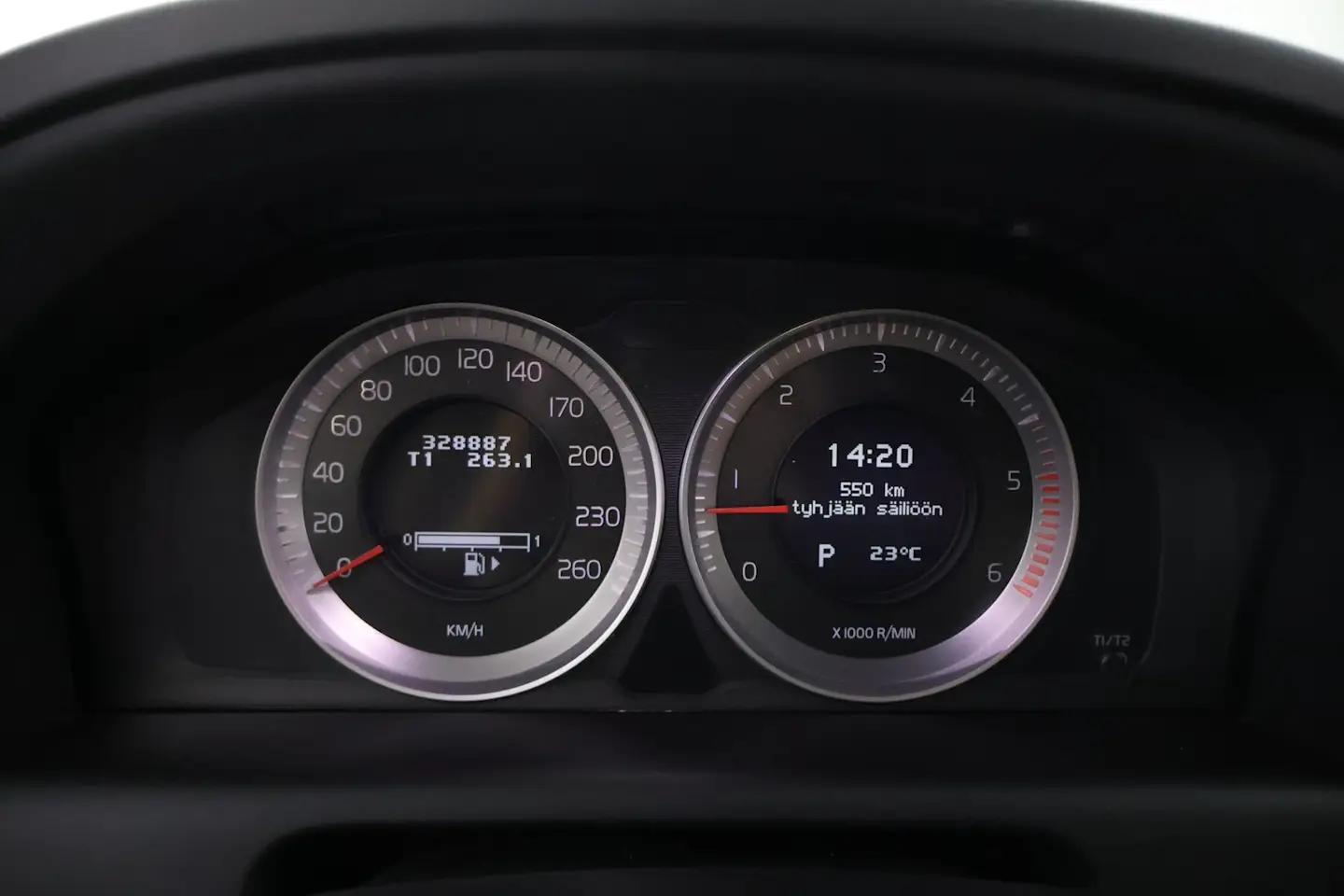 Car Image - 4hk3EM04AYzVLF725hr7um