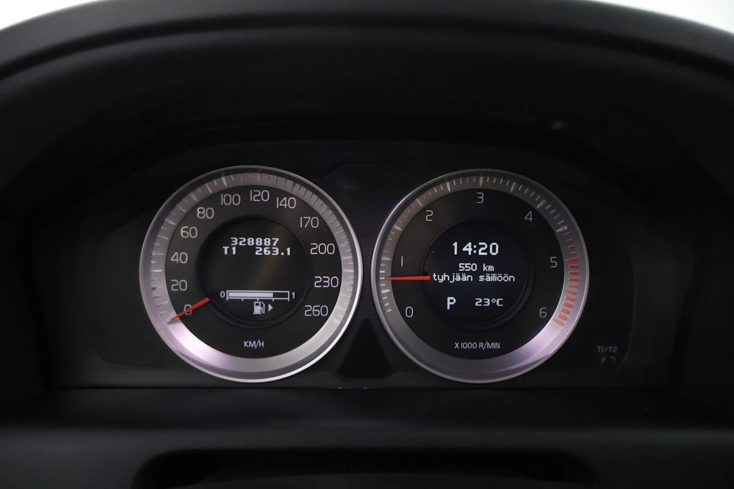 Car Image - 4hk3EM04AYzVLF725hr7um