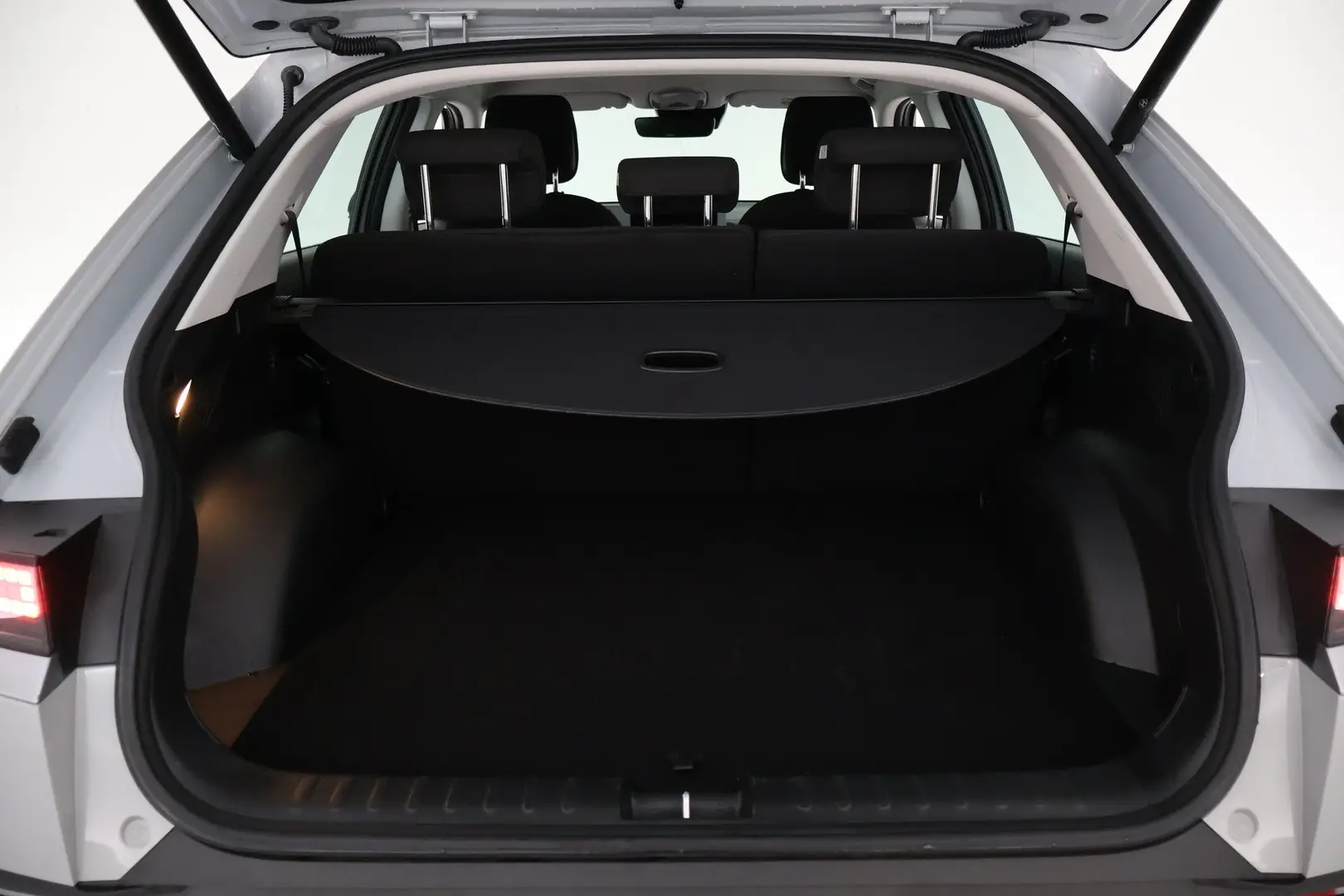 Car Image - 7F1nyAcoVd5ydqUq8I9G6S