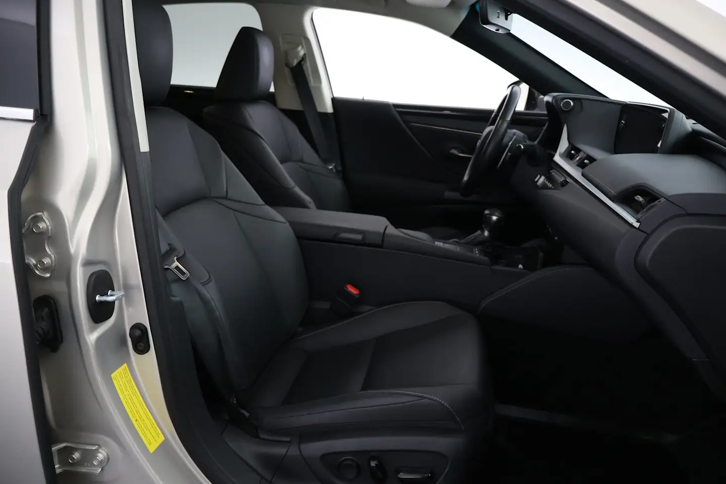 Car Image - 2sTLXuIUQt5Rx2GIwdN48F