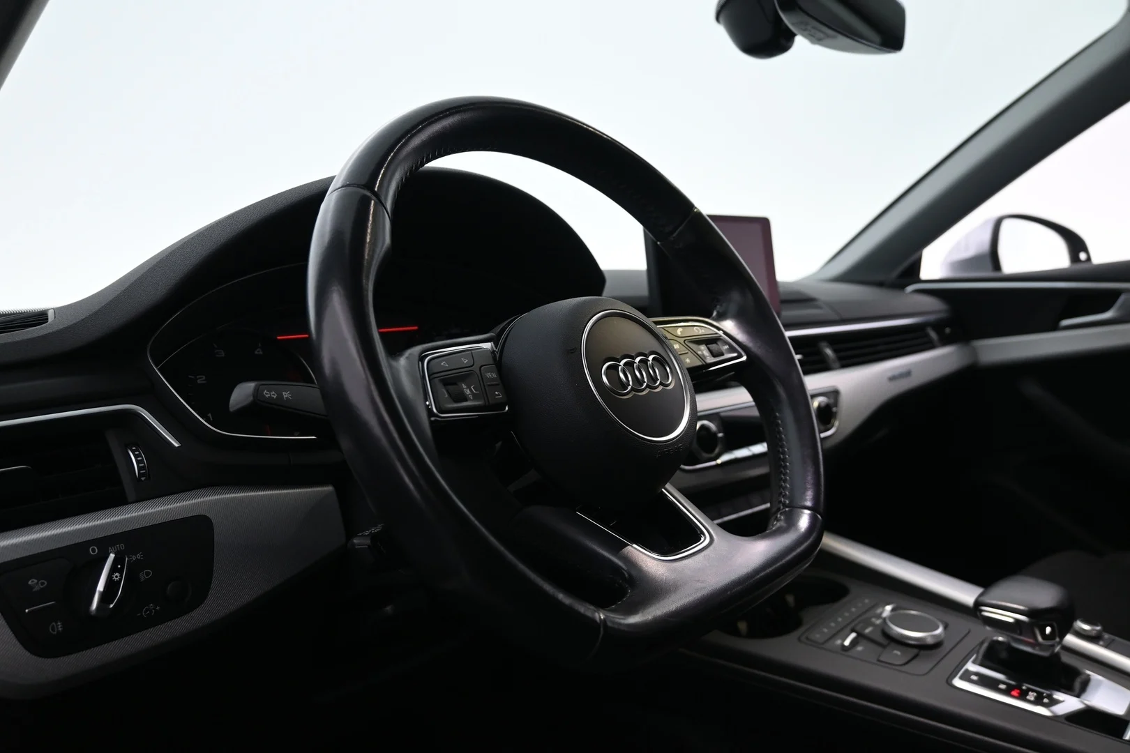 Car Image - JweUCngmssv9kn5asSLEC