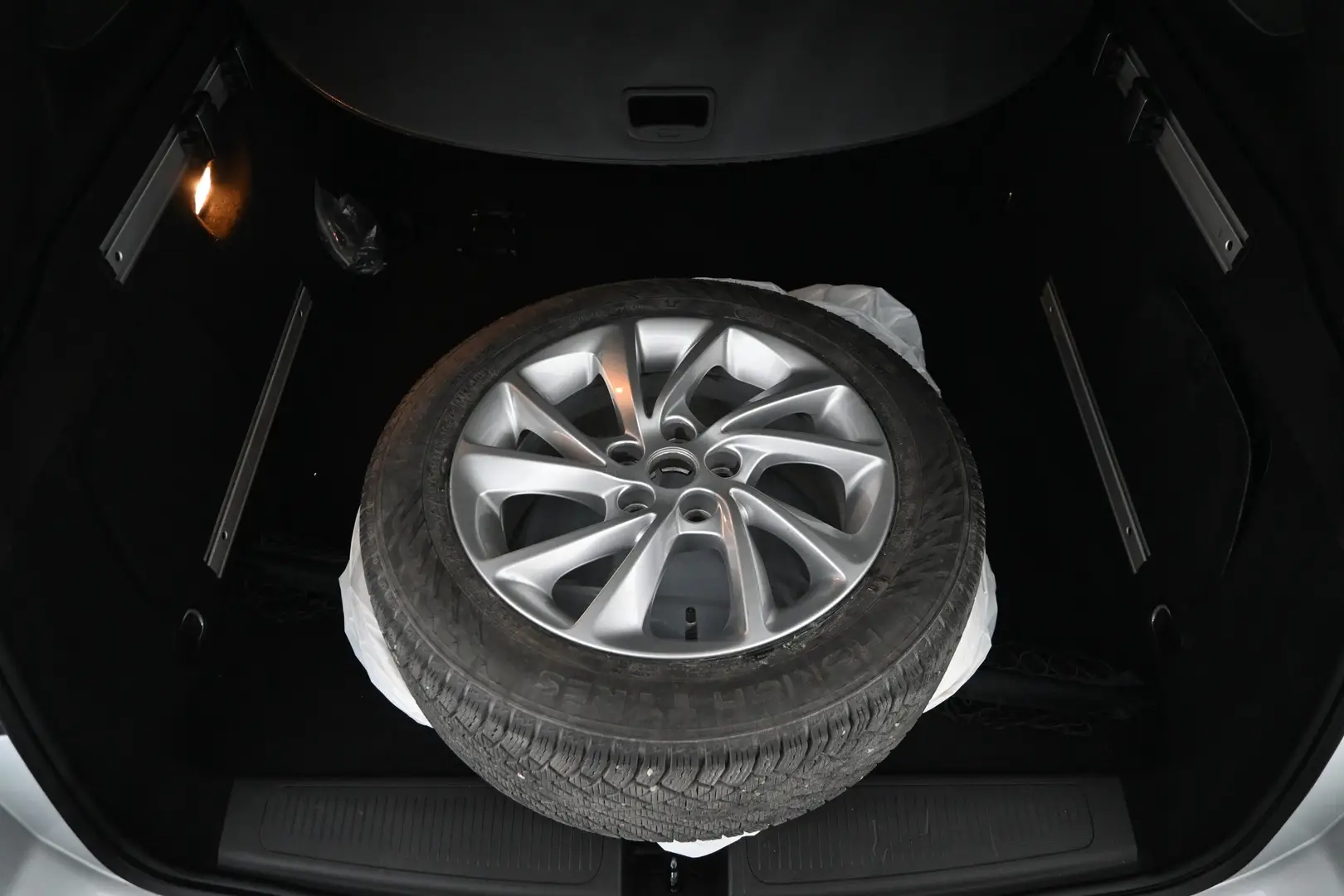 Car Image - 3oYq6ddriD2x0dT4IipkDe