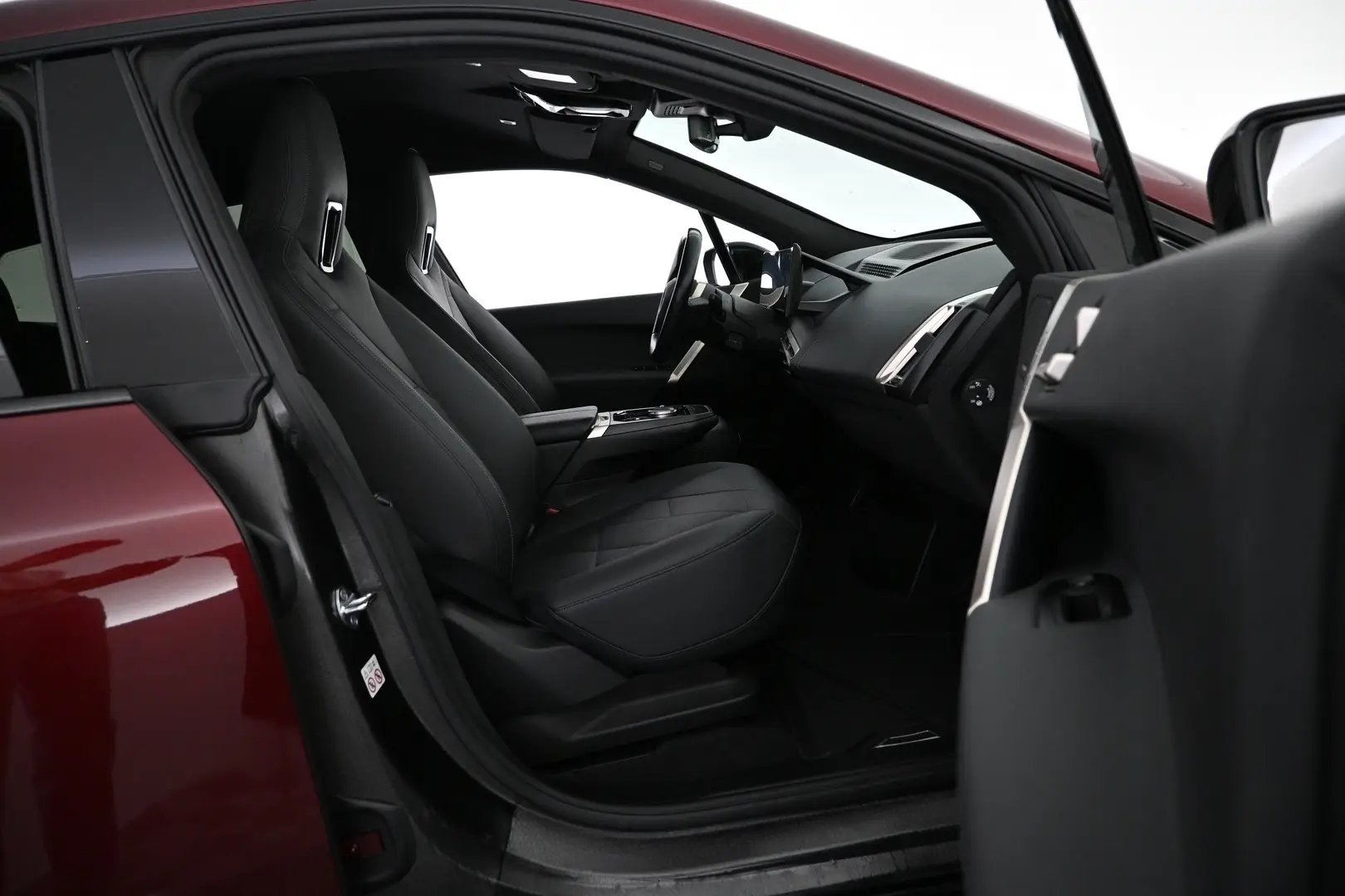 Car Image - 4OgSVNGUK6570mB9iSJx8p