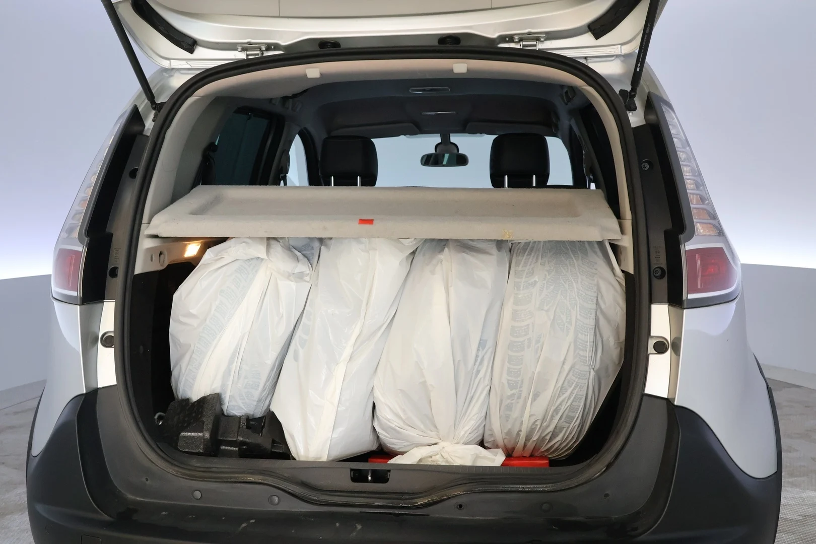 Car Image - 7yR3ReNBRSKRYT7S1dUZiv