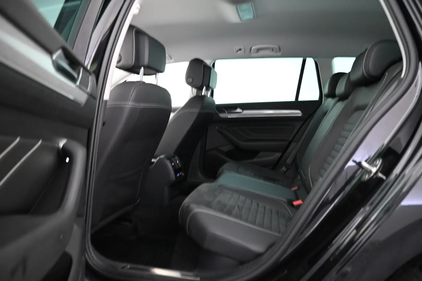 Car Image - 2RwktdmejlhuqpHXK53ikB