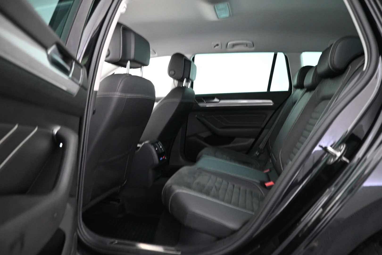 Car Image - 2RwktdmejlhuqpHXK53ikB