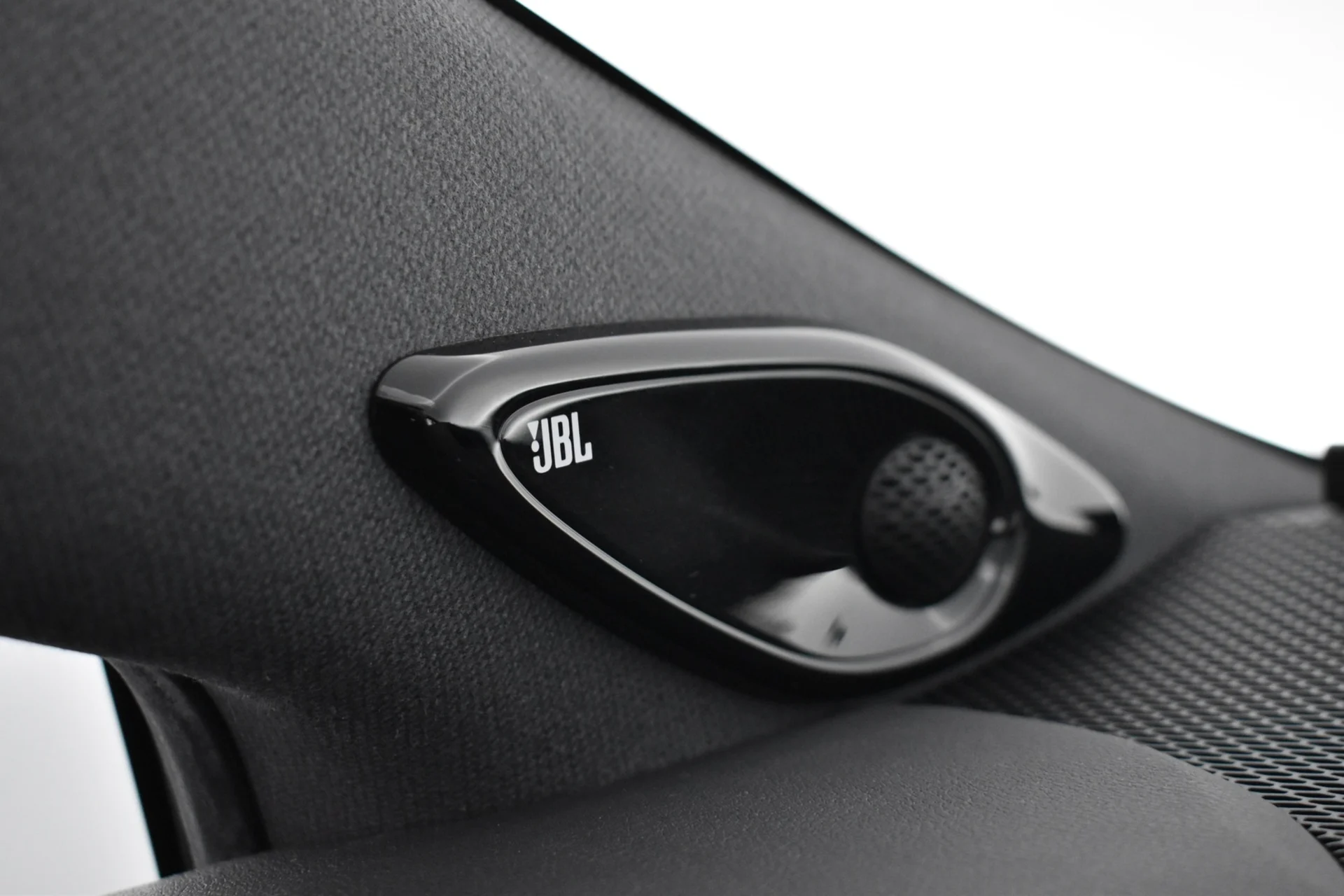 Car Image - 4LoDXjmryz5hBSBtWZL4MJ