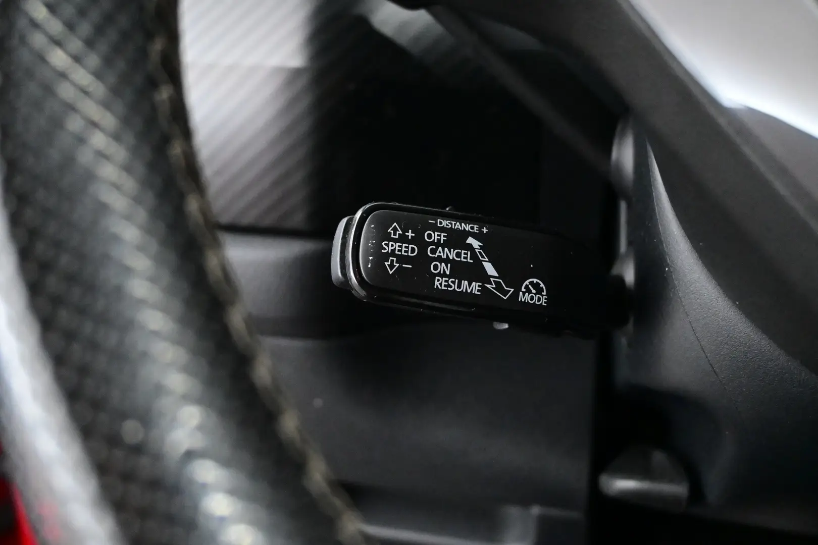 Car Image - 6tttZ01nvFIU1Y9qdYmn62