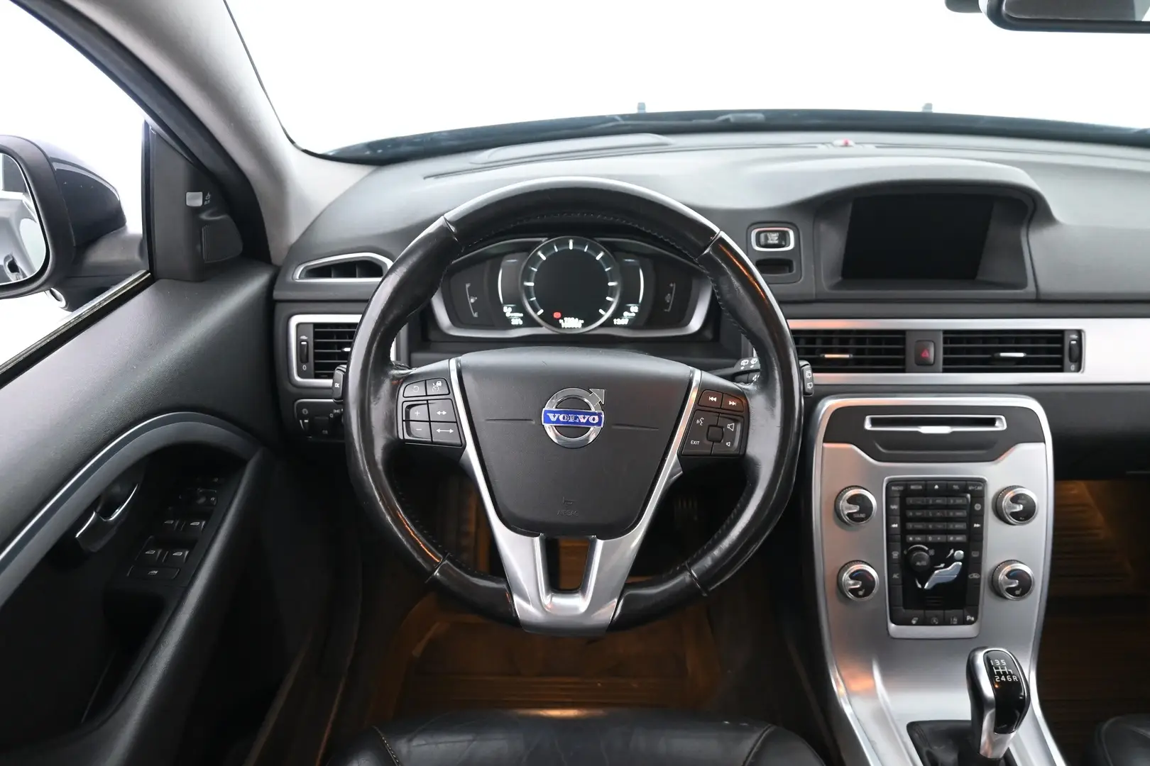 Car Image - 2lHI4omqru2UdJCivRdMUN