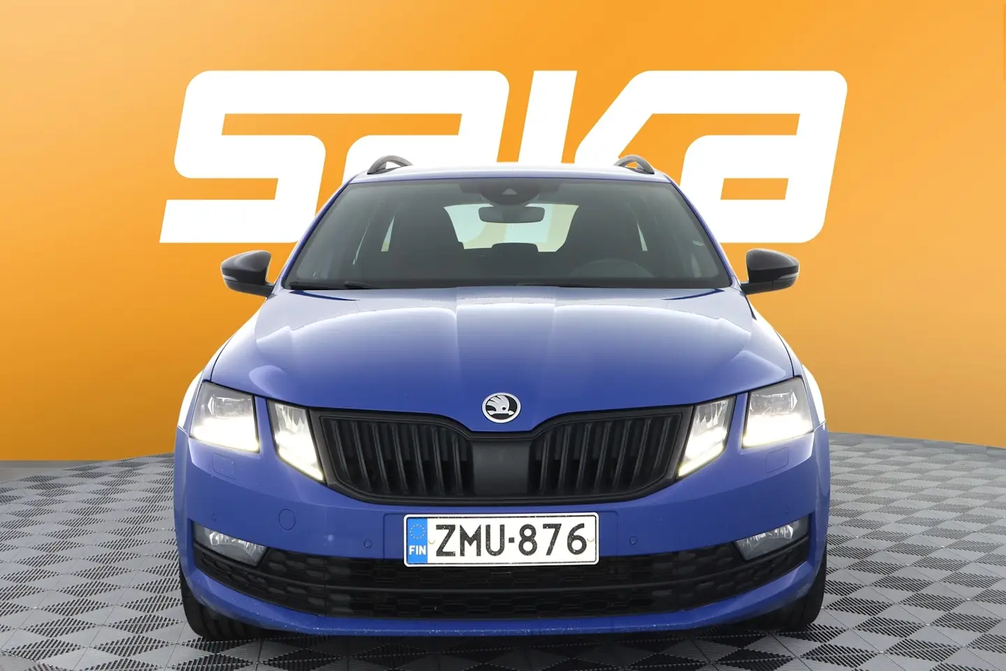 Car Image - 7zBm2LOpgDLq9LVsaGlDQj