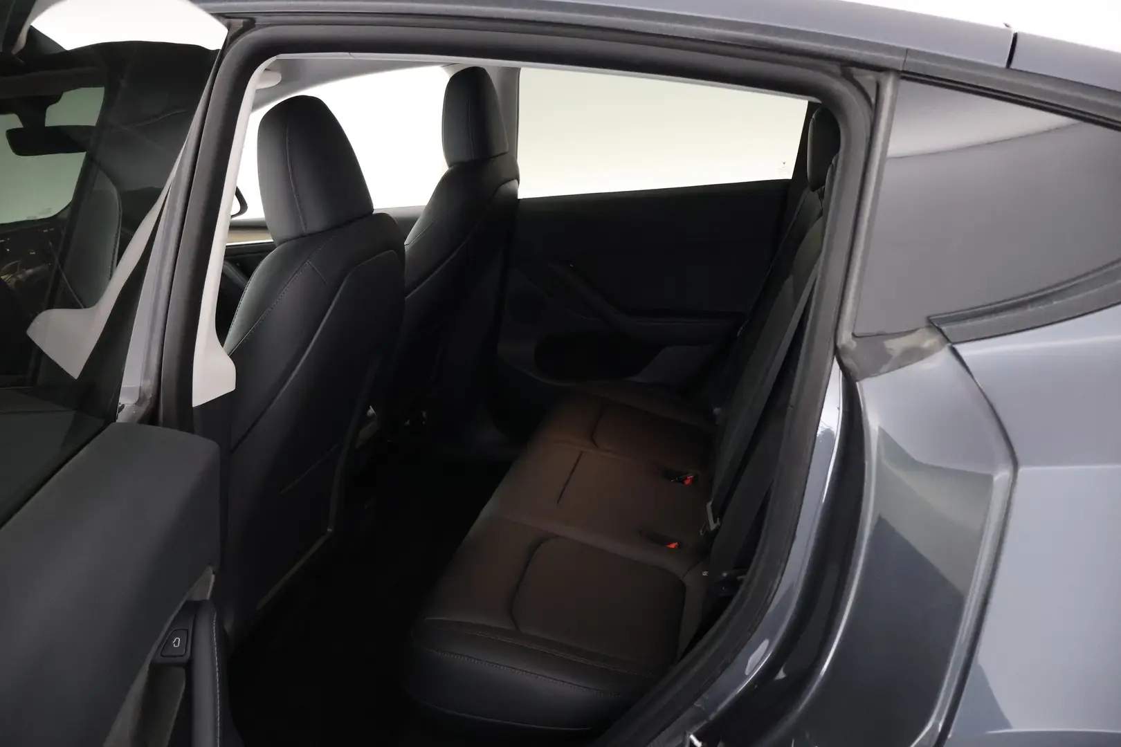 Car Image - 5zFlRhttbwTz7XB4IINVTG