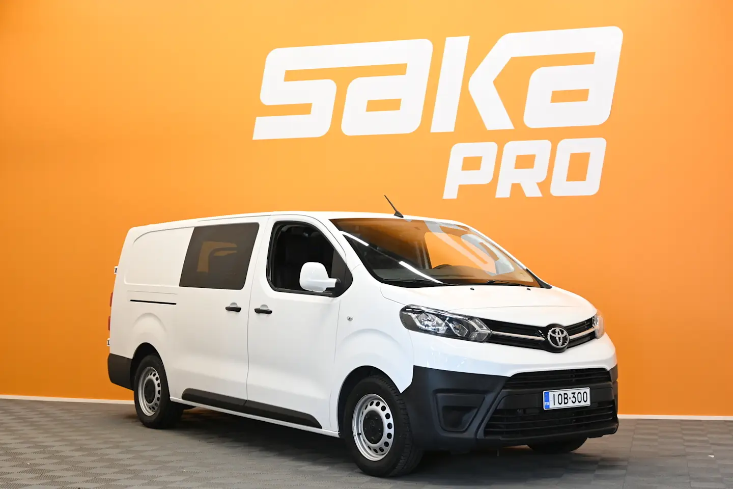 Car Image - 2lqxBzkZBElr7UM7a3KBgO