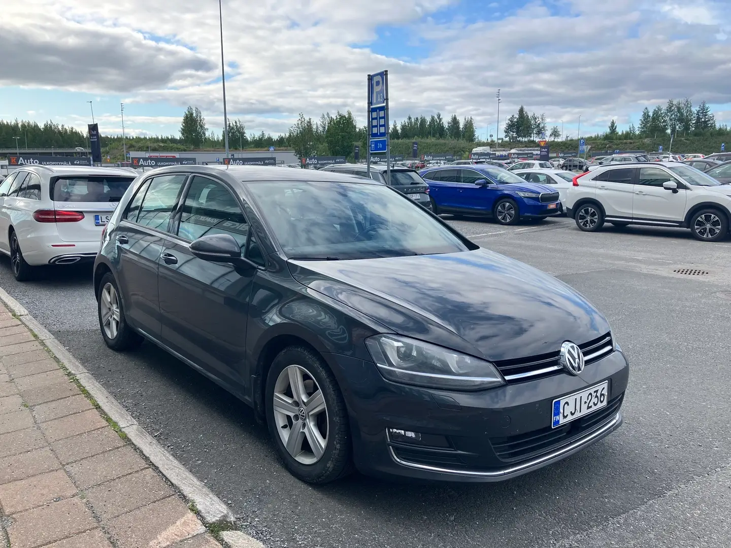 Car Image - 23BzdvCuhUvaw6zq0nLQFH