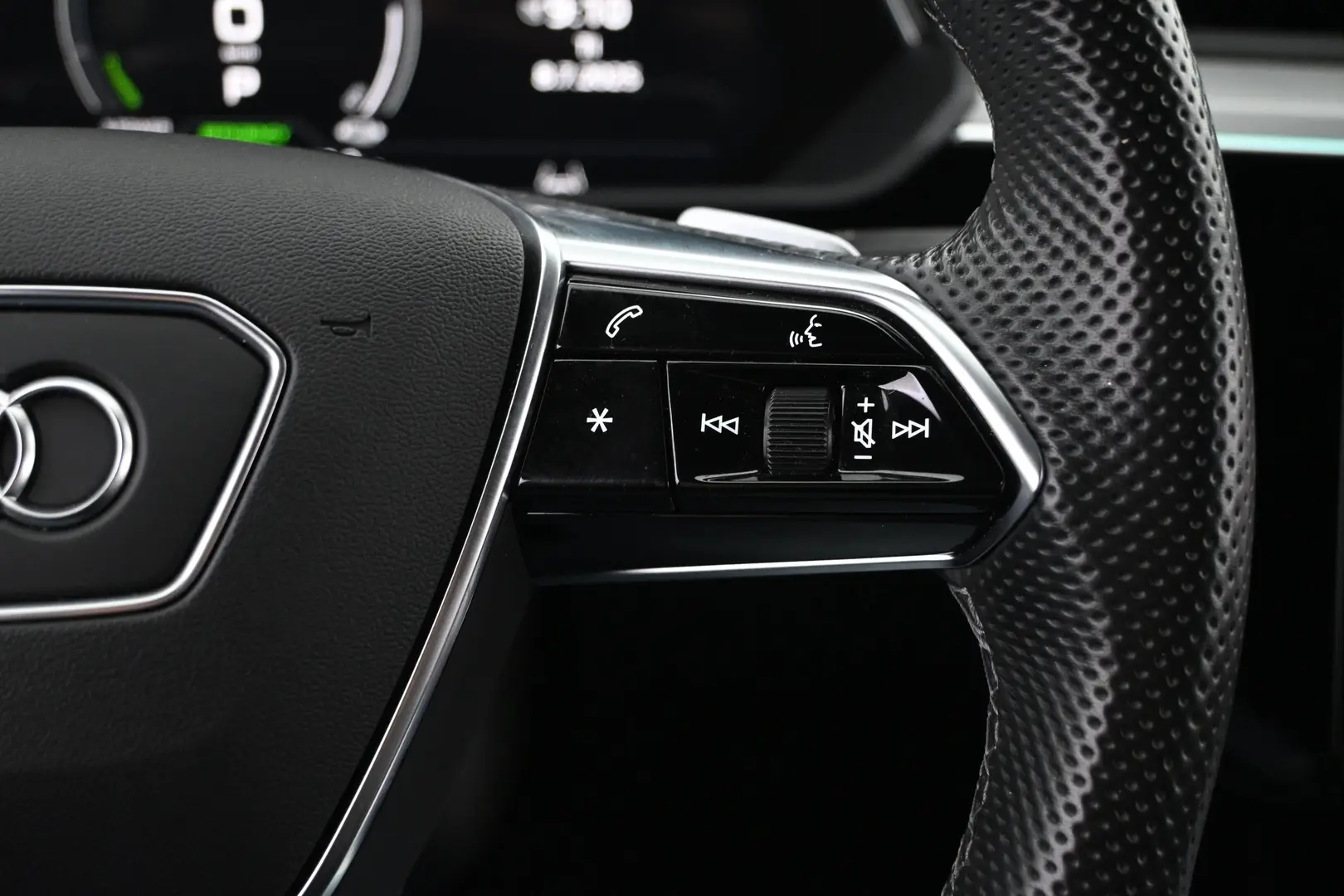 Car Image - 4krgcFVEYlxDmwvLHi7mva