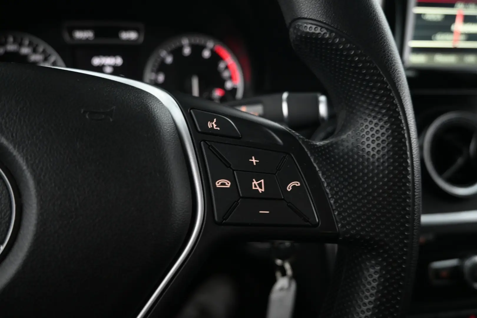 Car Image - 6sUW58ce6ZmVLdmC9N7XjK