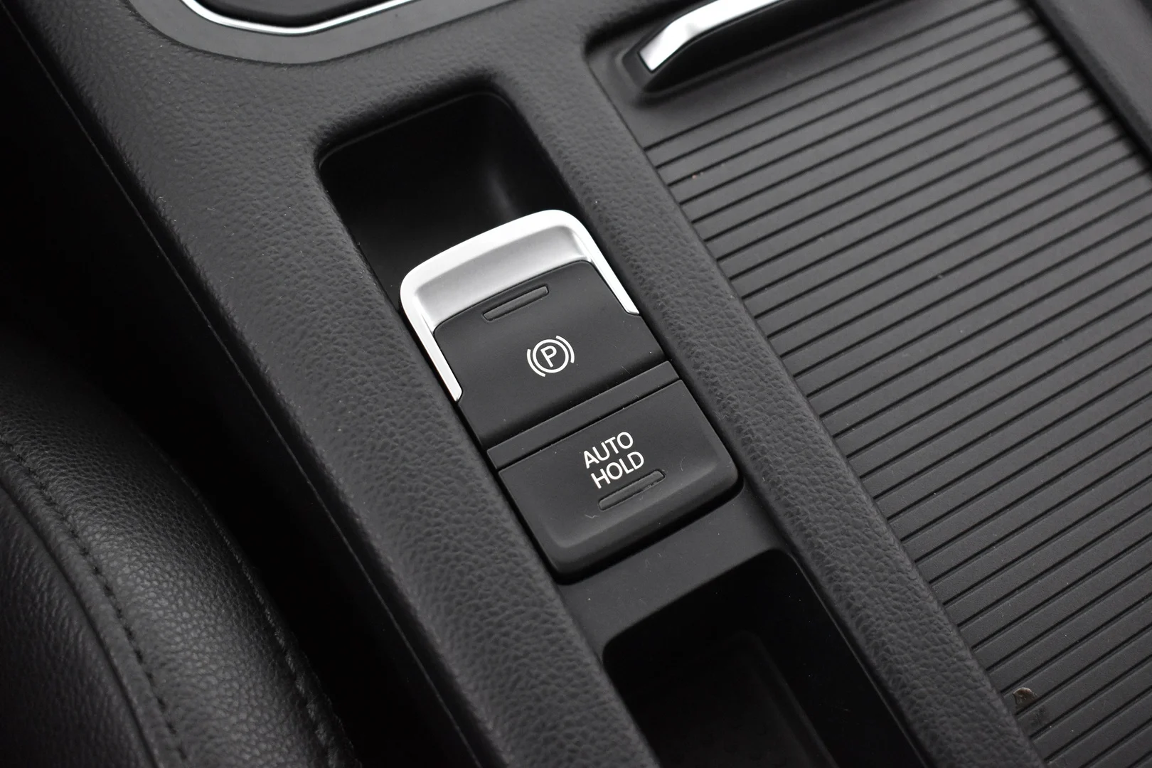 Car Image - 4UTBtpZjqU0LTE4kitzCYP