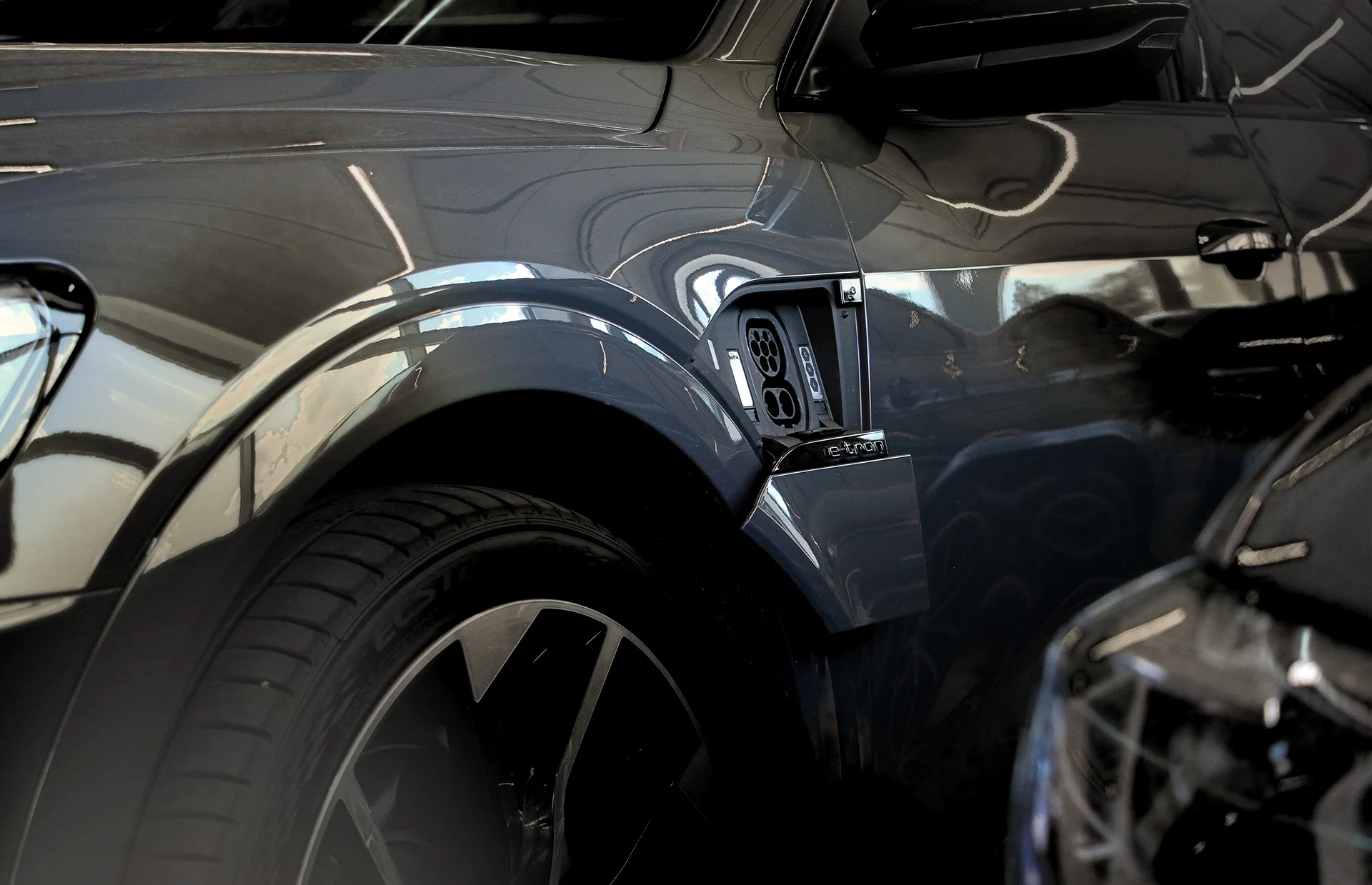 Audi e-tron charging connector