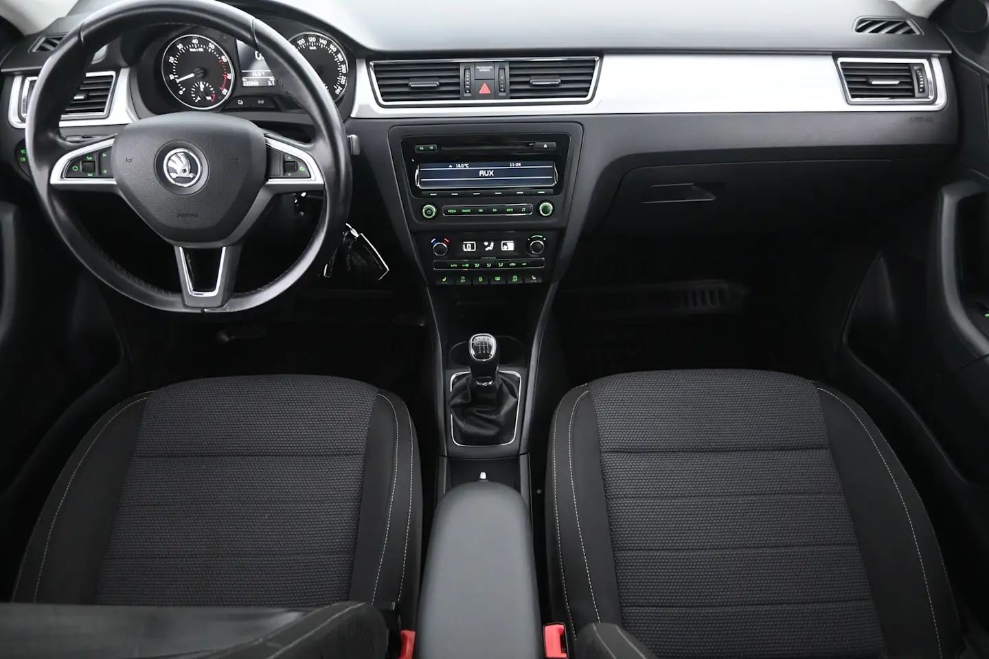 Car Image - 4QGkvufVbDlqKPSHhYqIcG