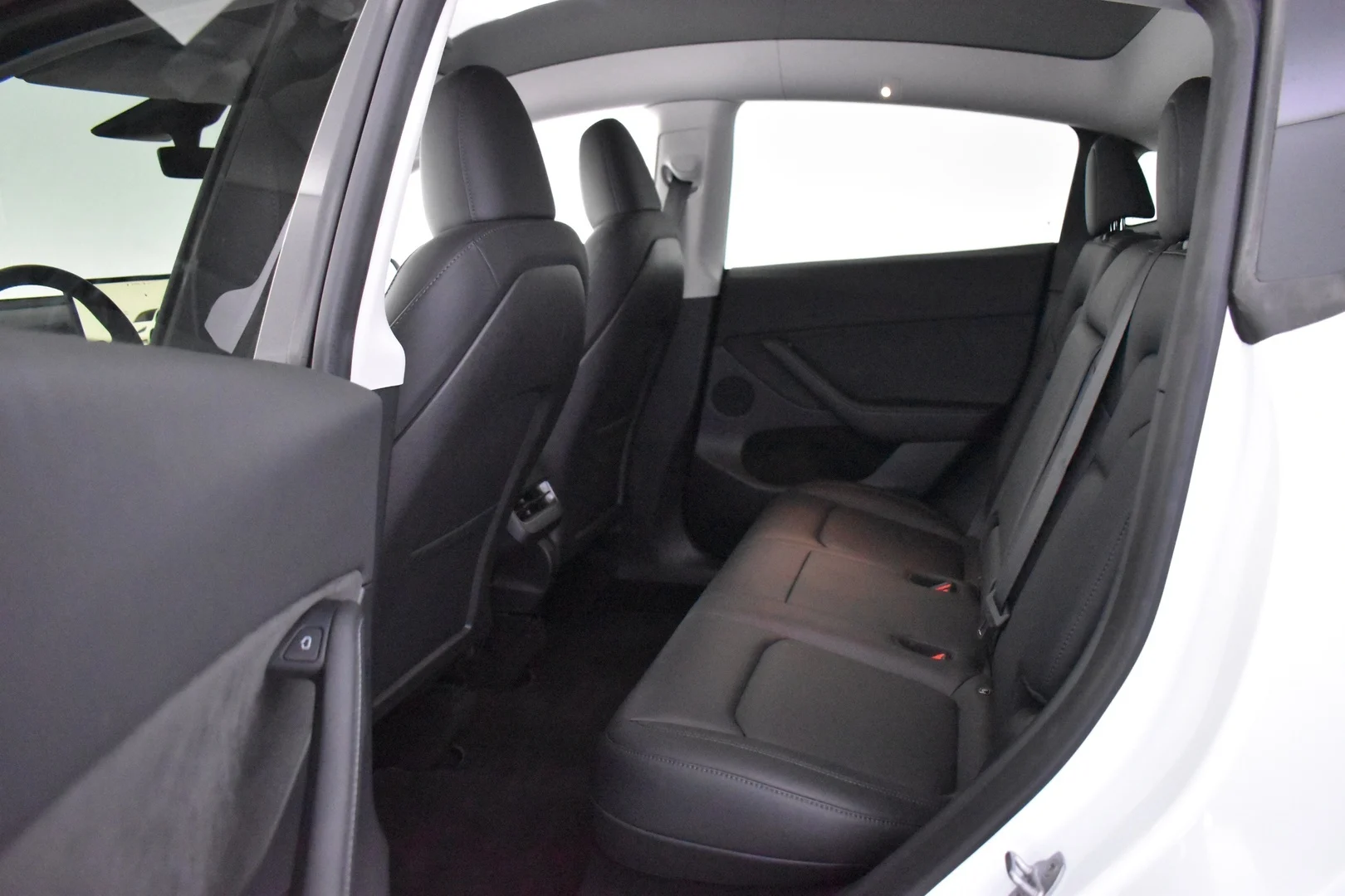 Car Image - XhoNAZYmZzMN9JduGhyqd