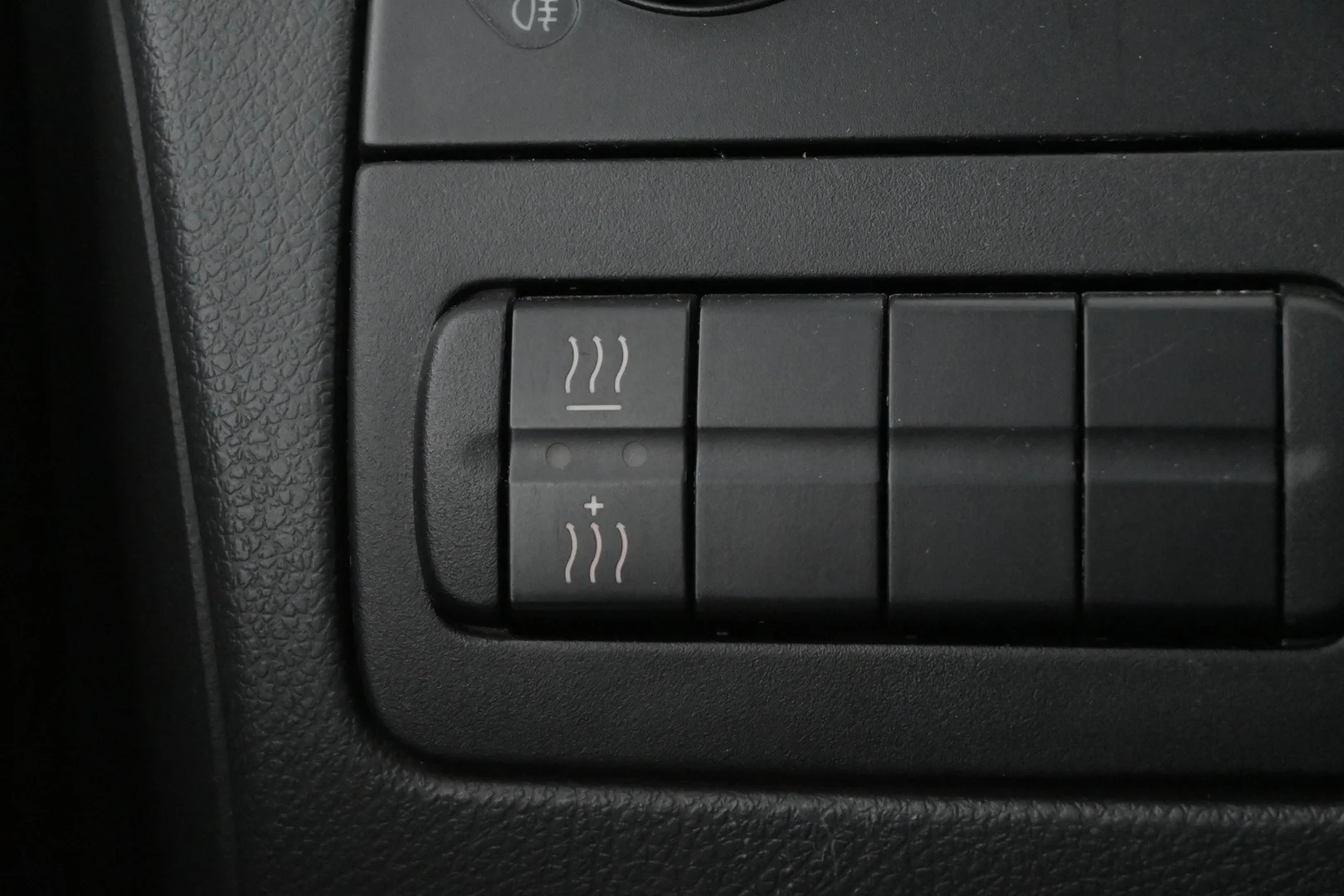 Car Image - 6G9lgrT3ZFz5e0WiCyknDD