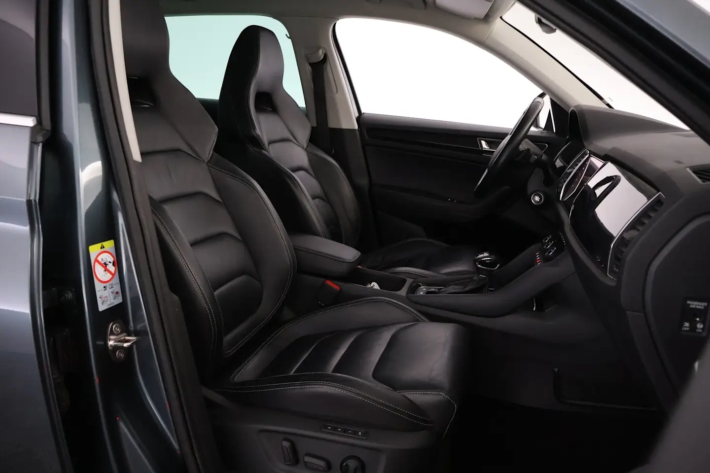 Car Image - 5W27lvXRXjQACUJ2dayCZp