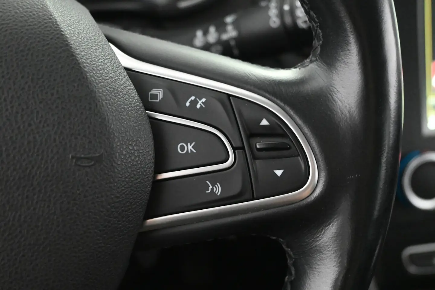 Car Image - 2yZ9HQBTSWHJ20FcsxNmt7