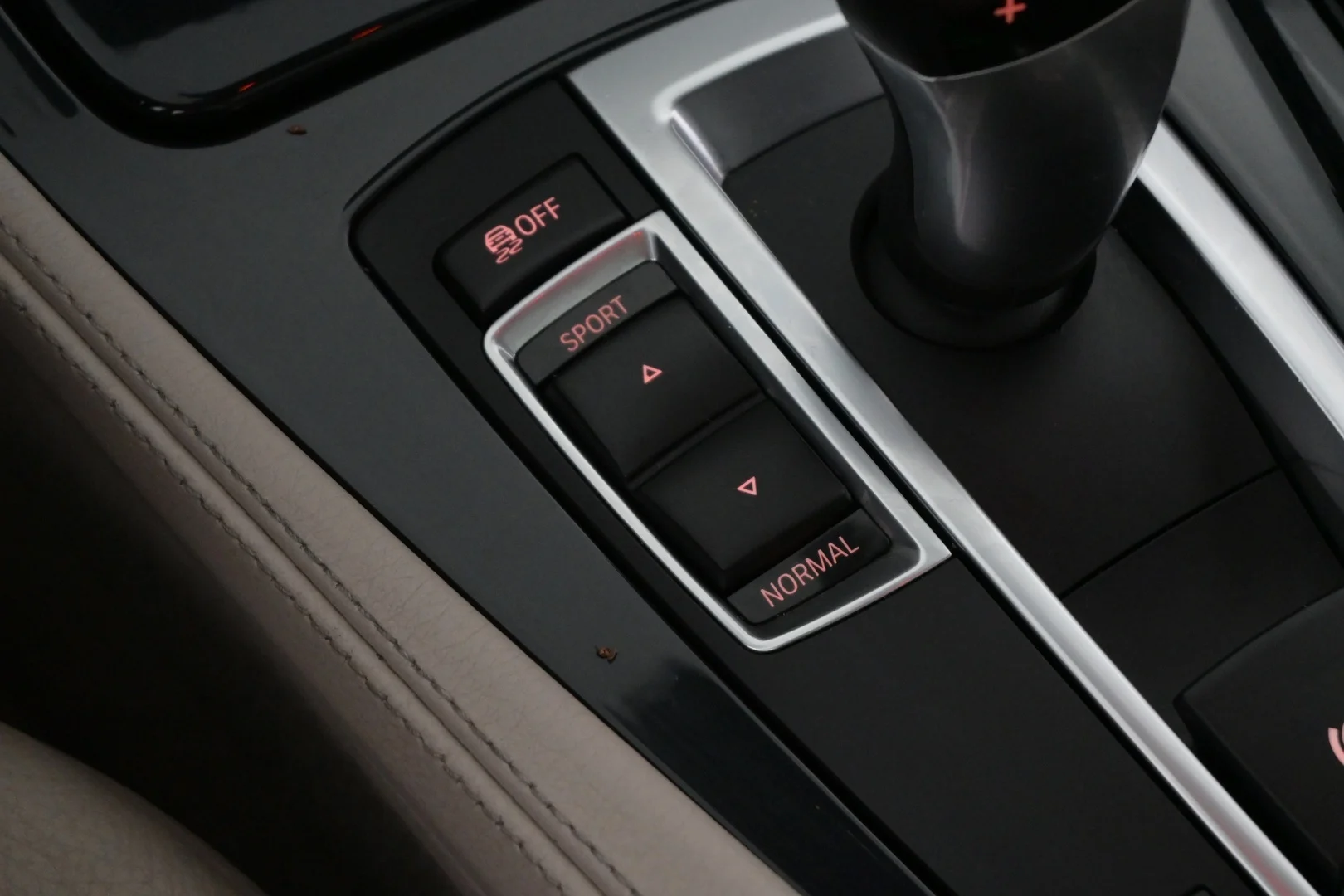 Car Image - 2vZQOpOj3PuWNVumlomGQr