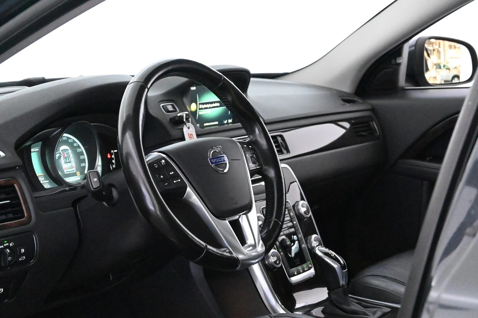 Car Image - 4yEr757Z26iNFGoa9sbzdj