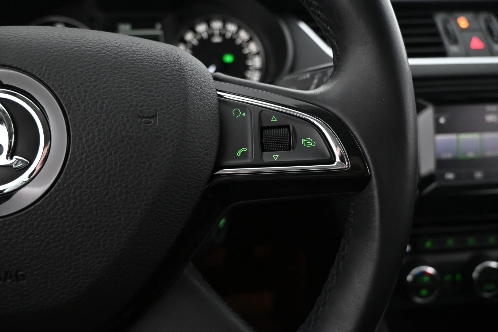Car Image - 2O465bzTesB4YhpZYDkYqI